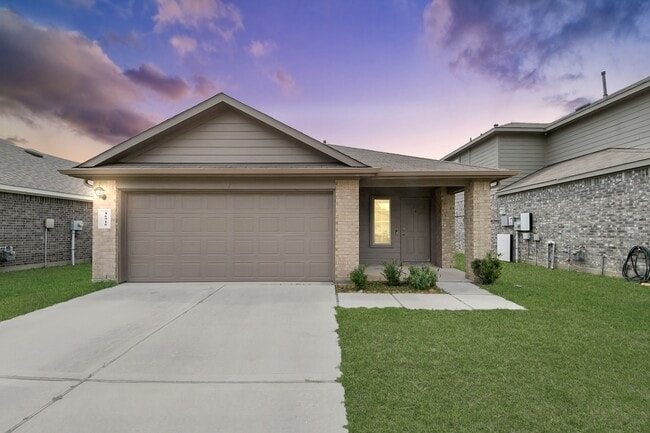 Building Photo - 16916 Rich Pines Dr
