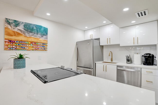 Photo - 755 Dotterel Rd Unidad 1112