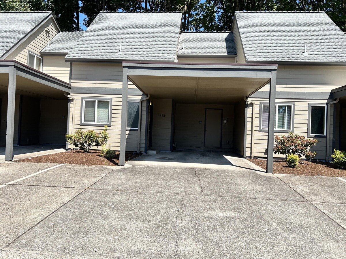 Photo - 1232 SW Maple Tree Ct Townhome