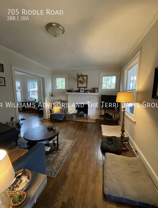 Photo - 705 Riddle Rd