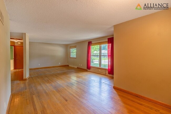 Photo - 1526 Jarvis Dr Unit 1