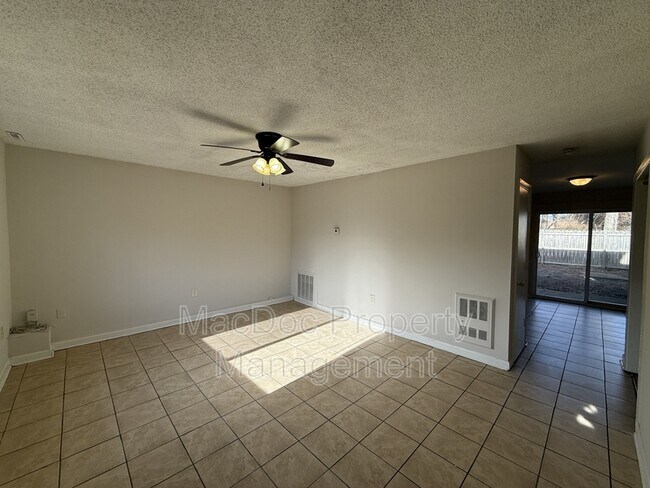 Photo - 733 Bellows Ave