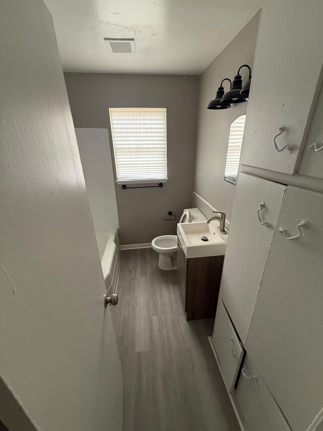 Photo - 3005 N Hill St