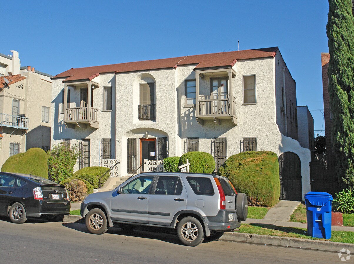 Photo - 630 S Cochran Ave Apartments