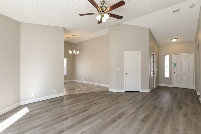 Photo - 934 Wagon Train Dr