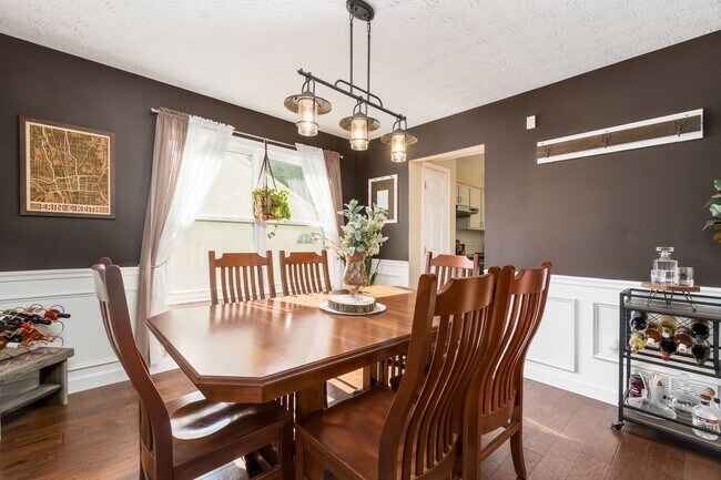Photo - 315 W Hull Dr