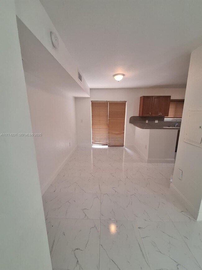 Photo - 2931 SE 13th Rd Unit 106-38