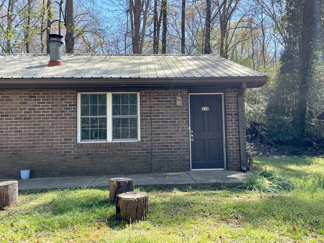 Photo - 2 bedroom 1 bath duplex is located off Whitehead Rd!