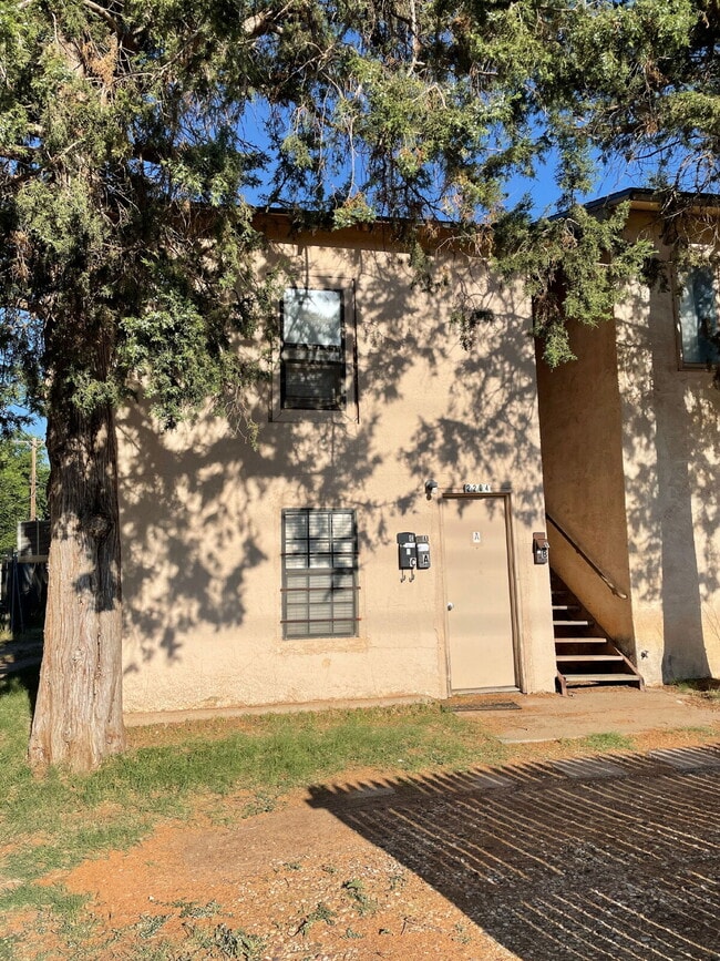 Building Photo - 2 Bedroom in Tech Terrace! Rental