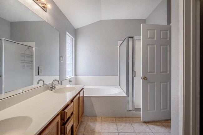 Photo - Imagine Coming Home to Comfort, Convenience & Style in North Austin!