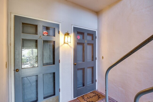 Photo - Hard to find Myers Park 2 bed 2 bath 1st floor Gem!