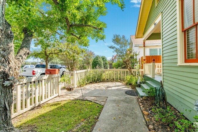 Photo - 4123 Avenue Q