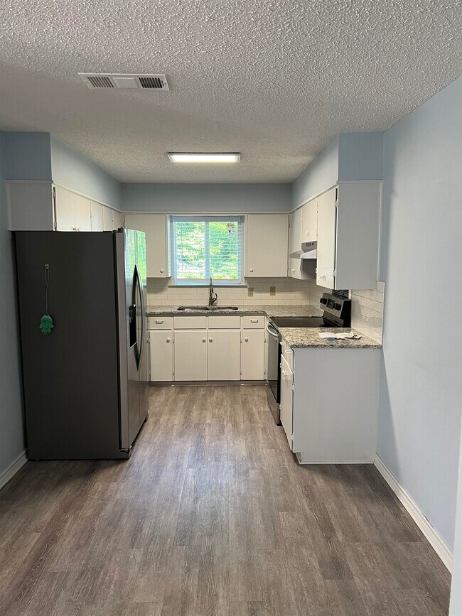 Photo - 1749 Bluebonnet Ln