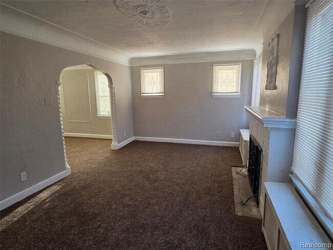 Photo - 5274 Nottingham Rd