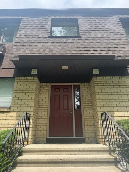 Building Photo - 1608 Cherry Hill Dr Rental