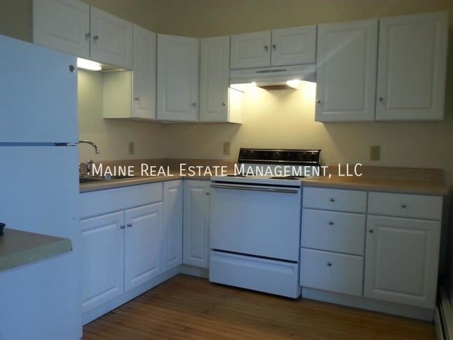 Building Photo - 269 French St Unit B Rental