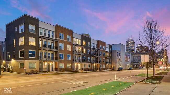 Building Photo - 727 N Illinois St Unit 204