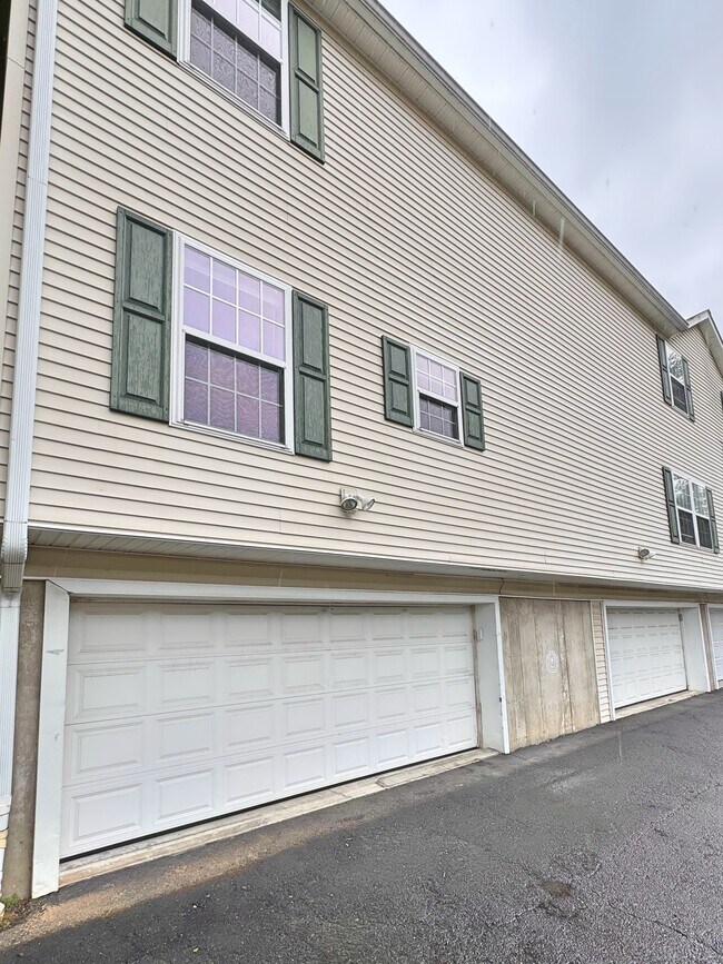 Photo - 138 W Cedar St Unidad APT 4