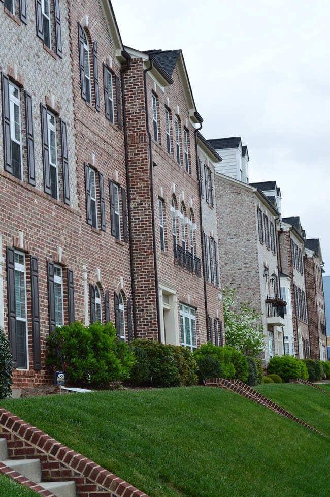Photo - Fabulous South End Condo for Immediate Lease! Water included!