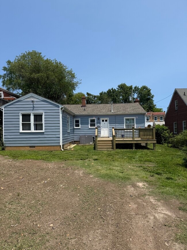 Photo - 1217 Wallace St