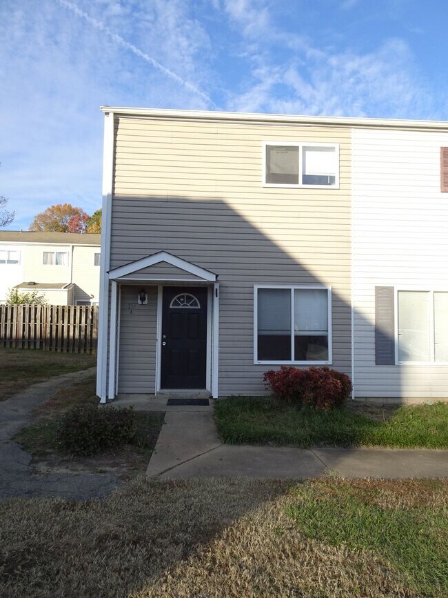 2 bedroom 1 bath Townhouse in Timberwoods House Rental in Newport