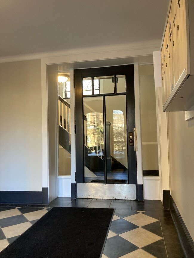 Photo - 619 Washington Blvd Unit 2W