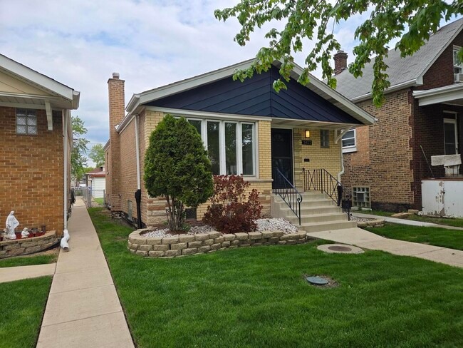 Photo - 5822 W 64th Pl