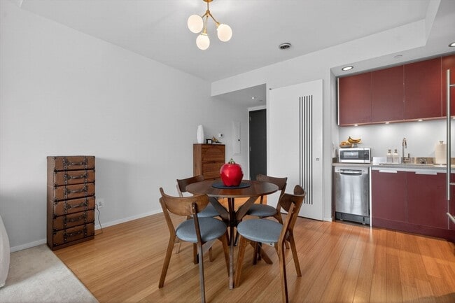 Photo - 141 Dorchester Ave Unidad 1005