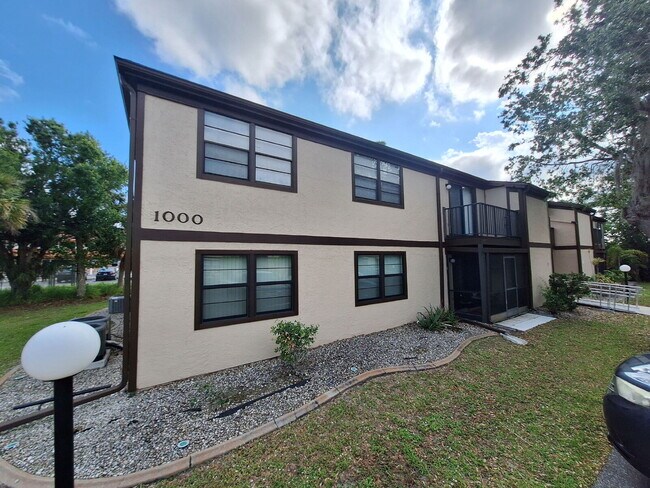 Second Floor Annual rental available now in the 55+ condominium community of Cedar Woods.