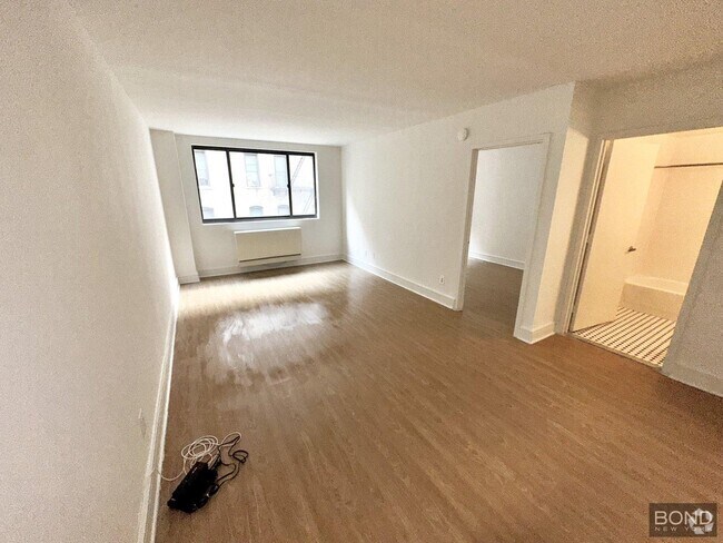 Building Photo - 323 W 96th St Unit 702 Rental