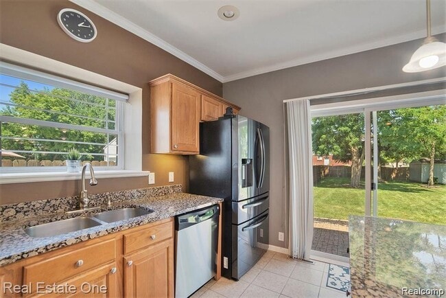 Photo - 2043 Vermont Ave