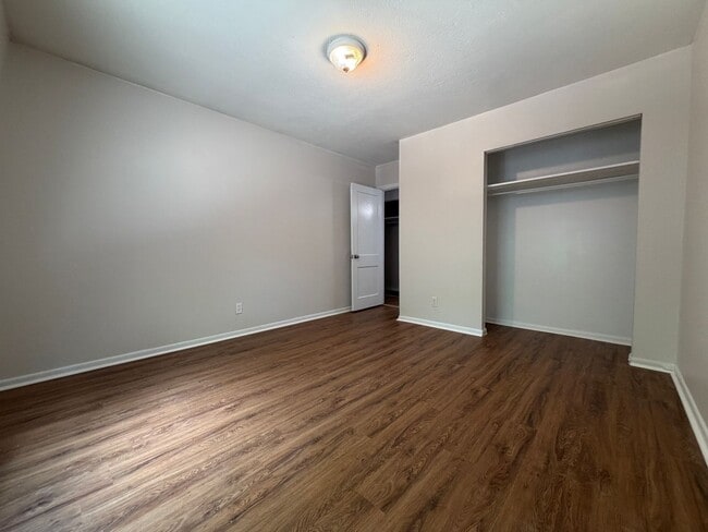 Photo - Spacious 1–3 Bedroom Apartments in South Louisville | Cedar Chase Unit 211