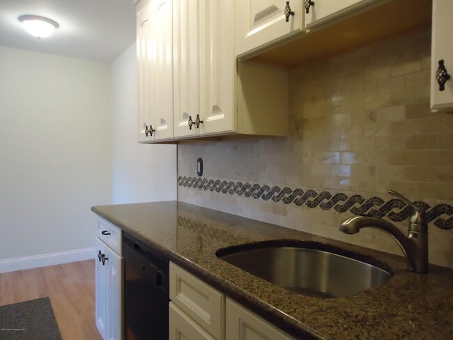 Photo - 142 Cross Slope Ct