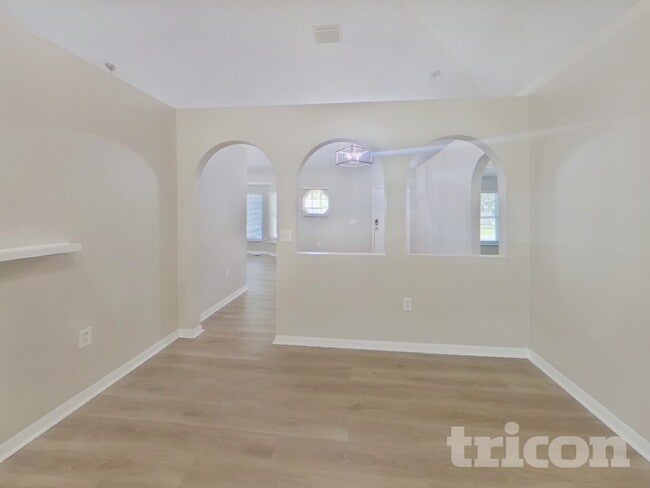 Photo - 250 Canterbury Ct