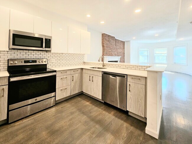 Photo - 1402 Beacon St Unit 9