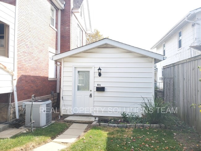 67 E High St Unit C