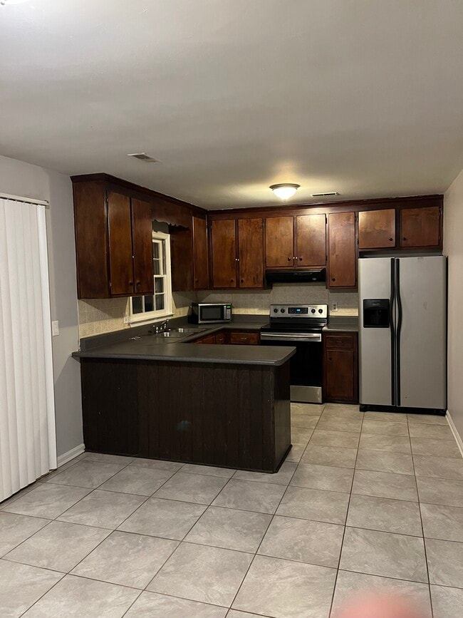 Photo - 547 Petty St