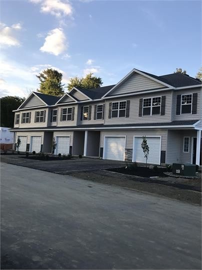 Front of Building - Ridge Manor Court Townhomes