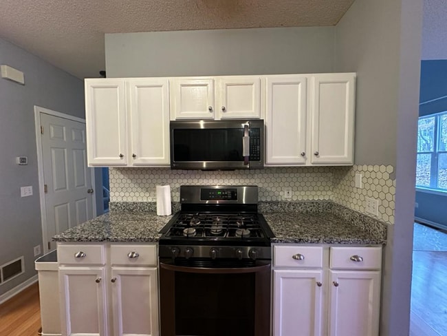 Photo - 7791 Everest Ln N