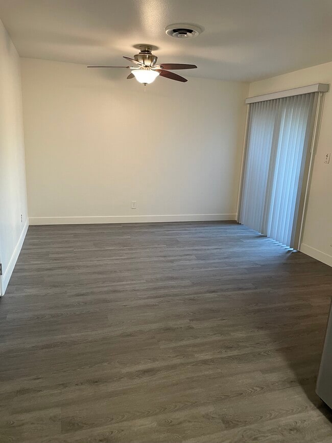 Photo - 1098 Wayland Ave