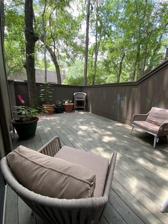 Photo - 233 Litchfield Ln