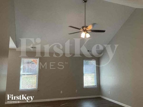 Photo - 109 W Bank Dr