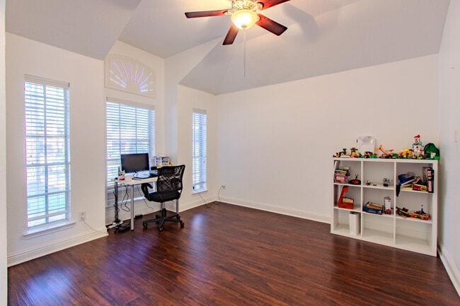 Photo - 20922 Clovermeadow