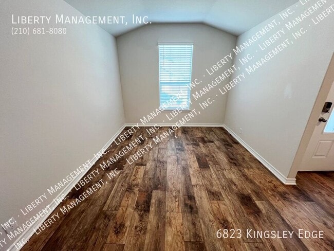 Photo - 6823 Kingsley Edge