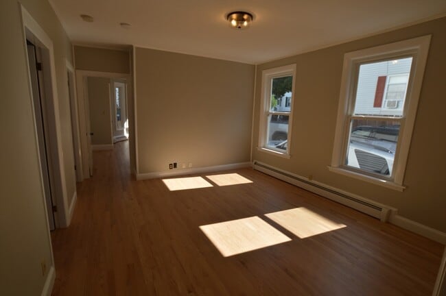 Photo - 14 Roundy St Unit 1