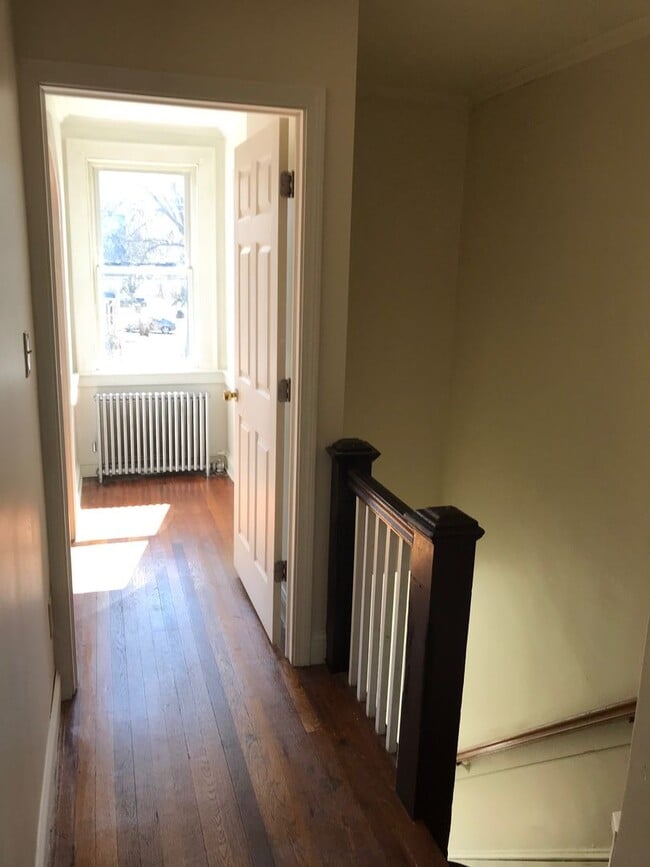 Photo - 452-454 Thompson Ave Unit 2nd Floor