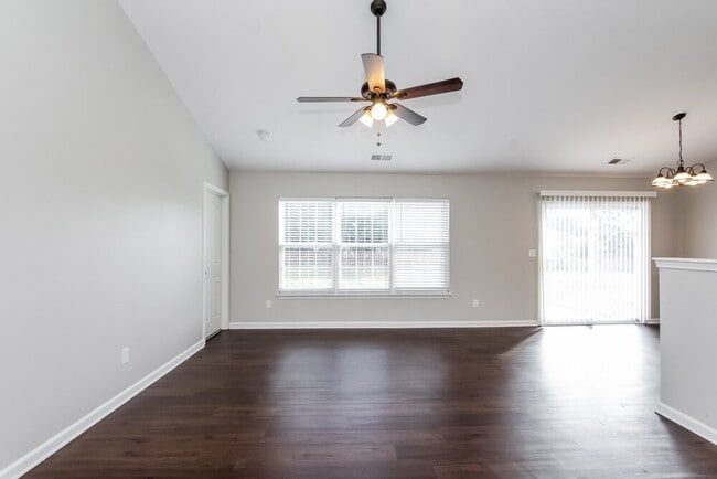 Photo - 10120 Green Hedge Ave
