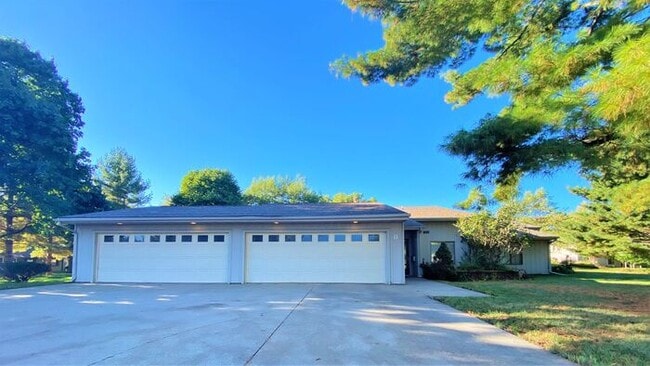 Building Photo - $1,195 | 1 Bedroom, 1 Bathroom Condo | Designed for Ages 55+ | Pet Friendly* | Available for Augu...