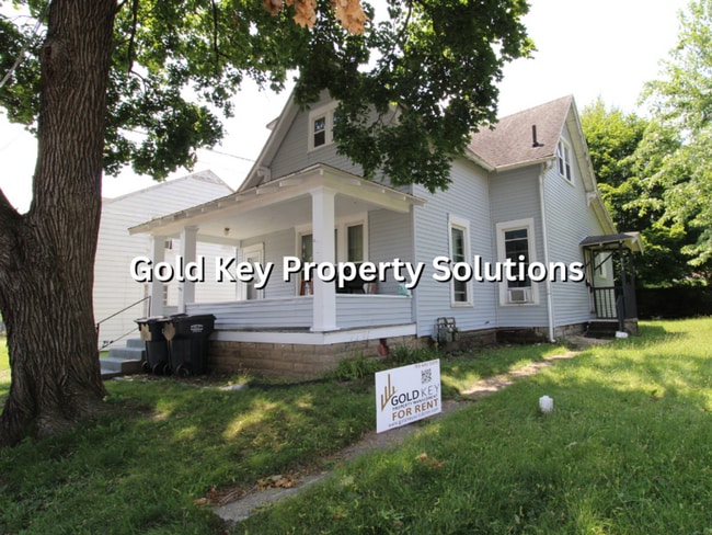 913-915 Morton Street - 913-915 Morton Street Apartment Unit 913 Morton St