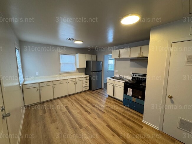 Photo - $1,025 - 3 bed 1 bath - Single Family Home *COMING SOON*